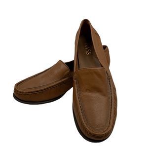 Bass Women's size 8.5 Wide Carmel Brown Leather slip on loafer shoes